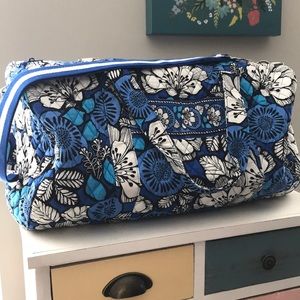 Vera Bradley duffel bag